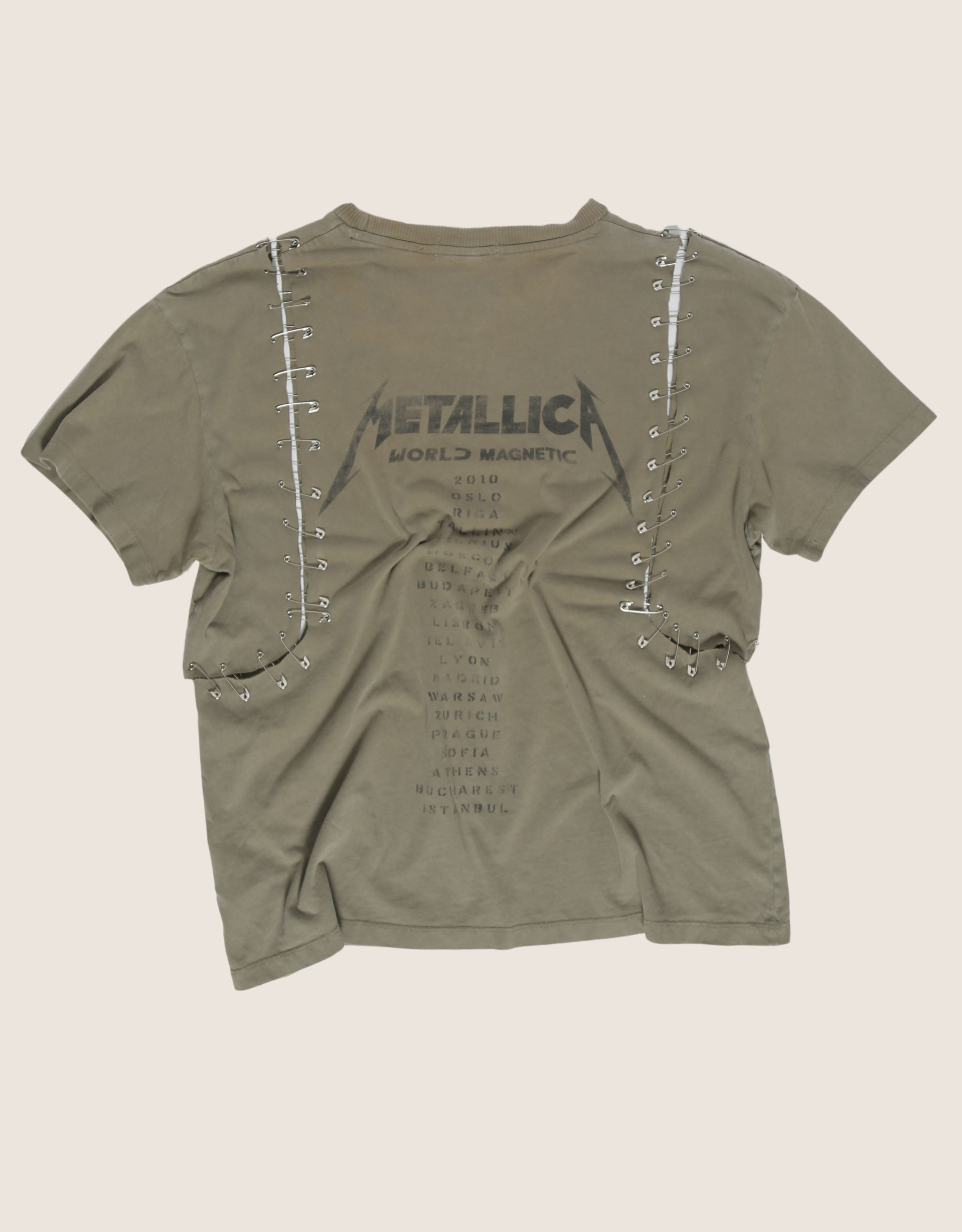 metallica tour tee with safety pins (m)
