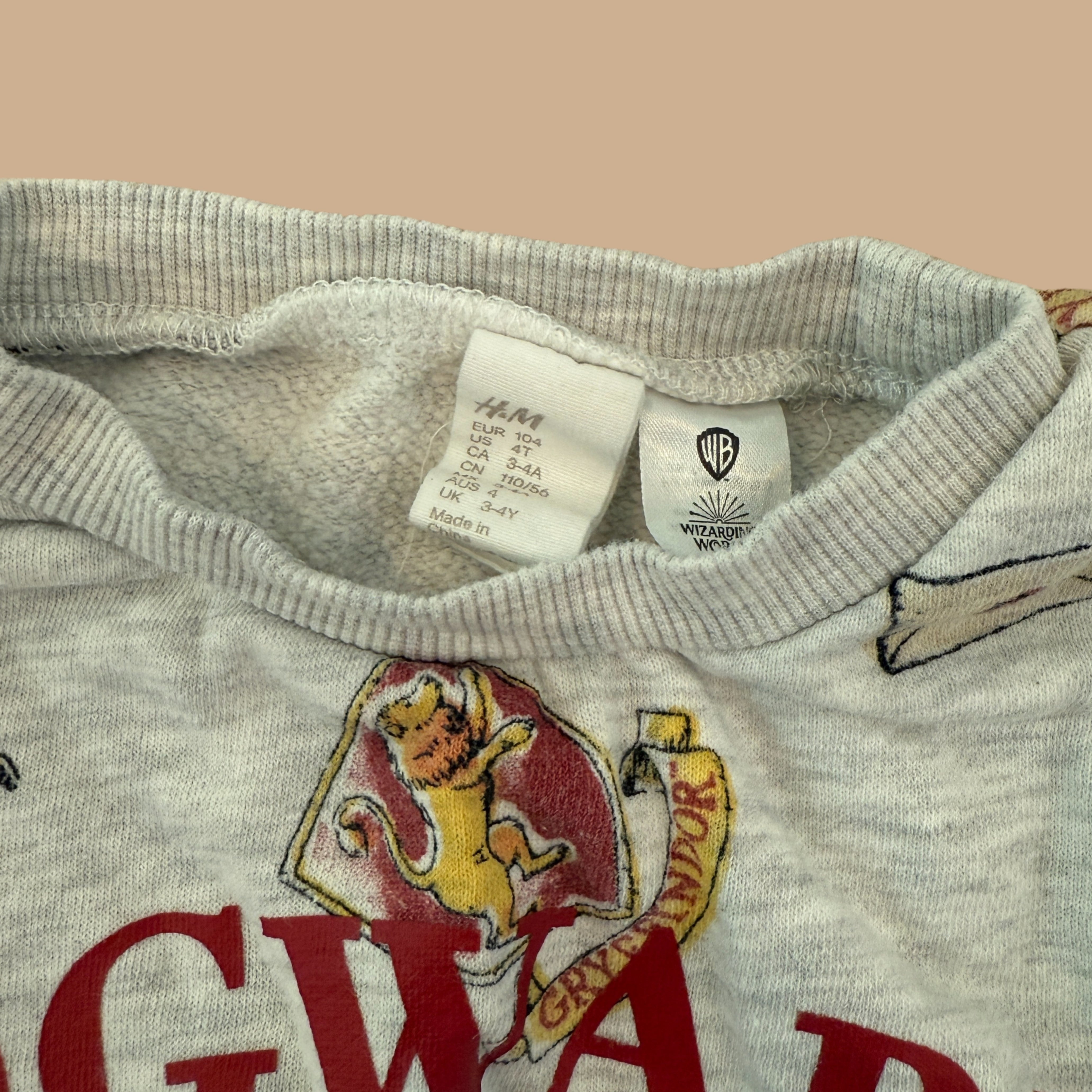 hogwarts sweatshirt (3-4T)
