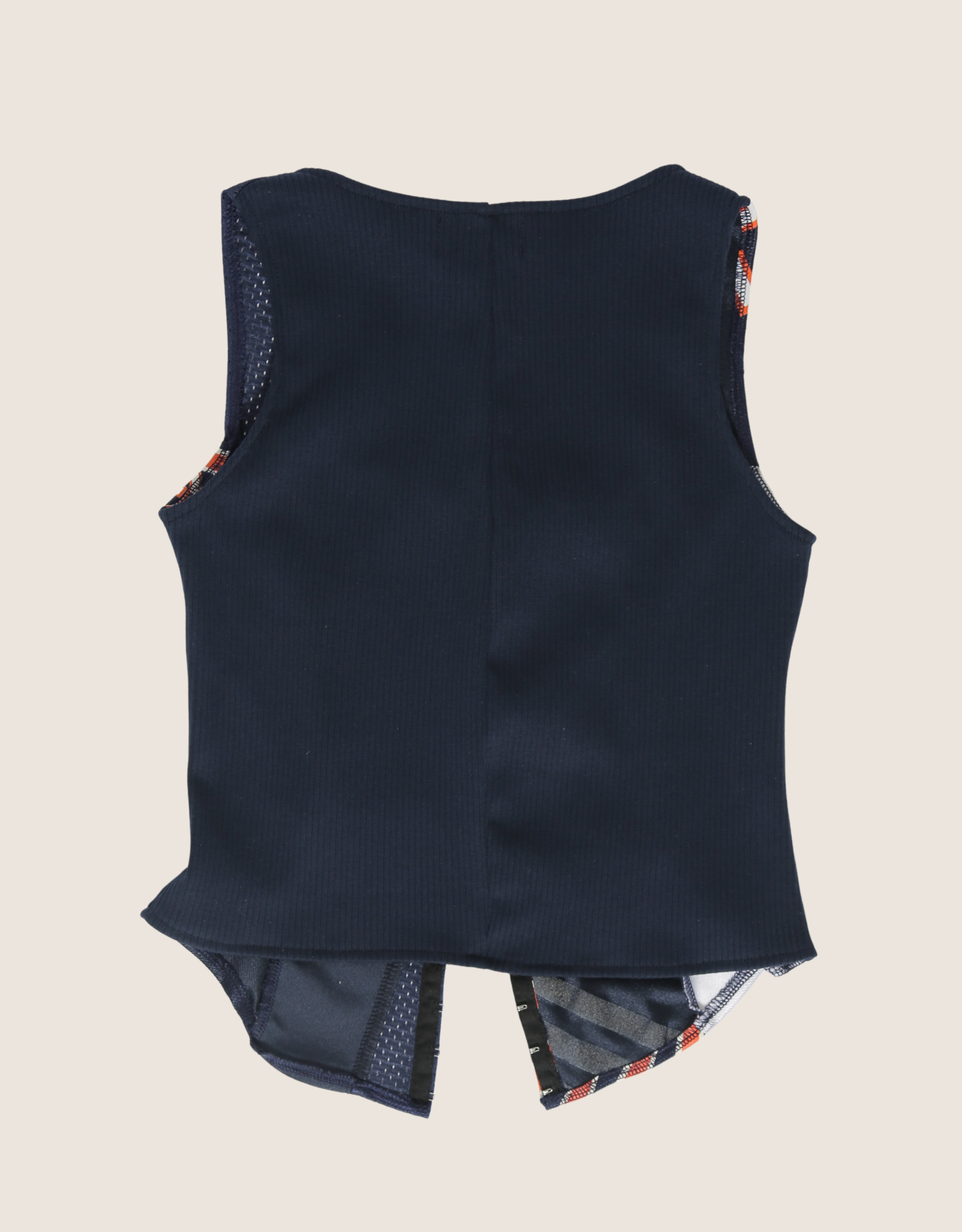 bears hook and eye tank (small)