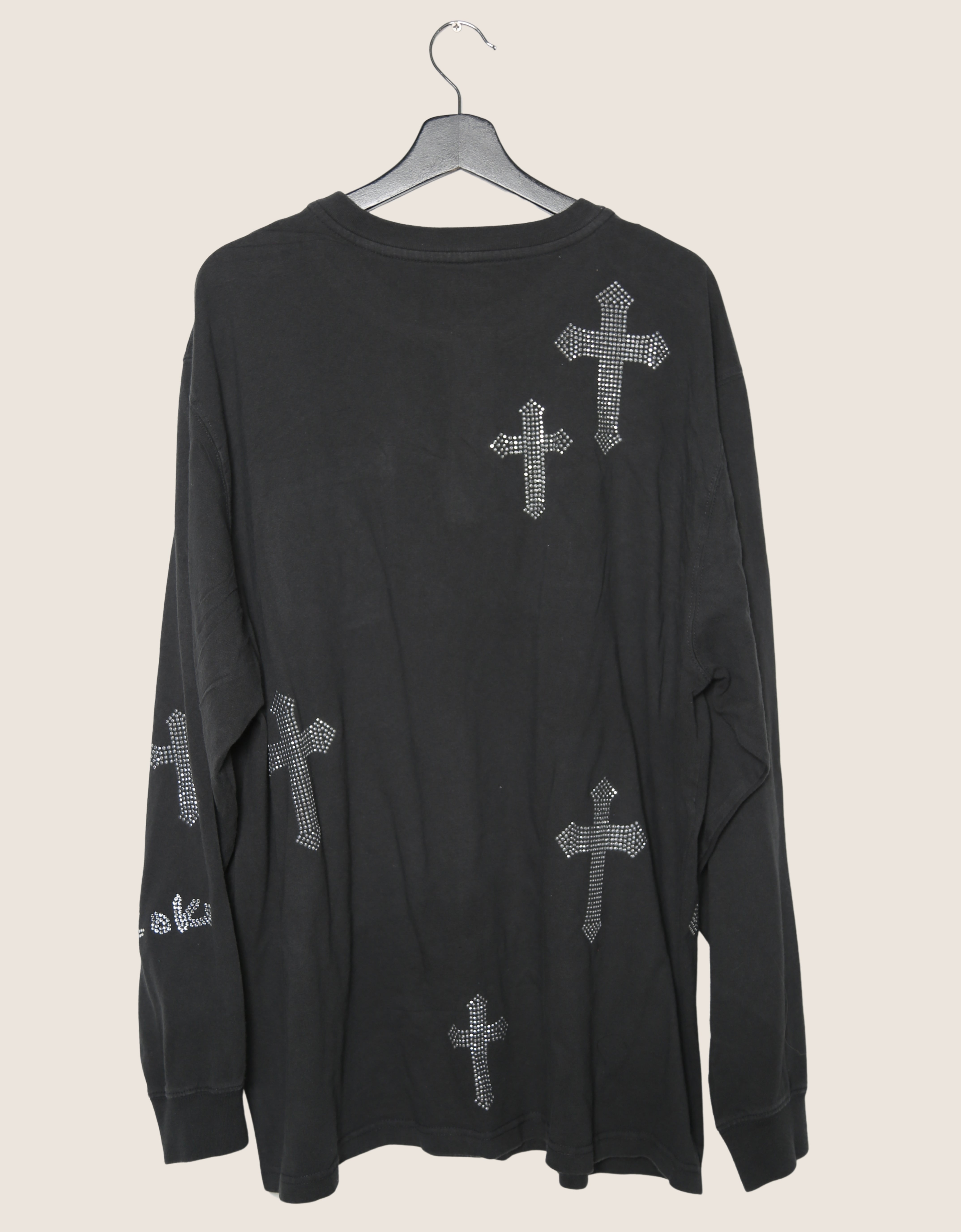 black carhartt longsleeve studded cross oversized tee