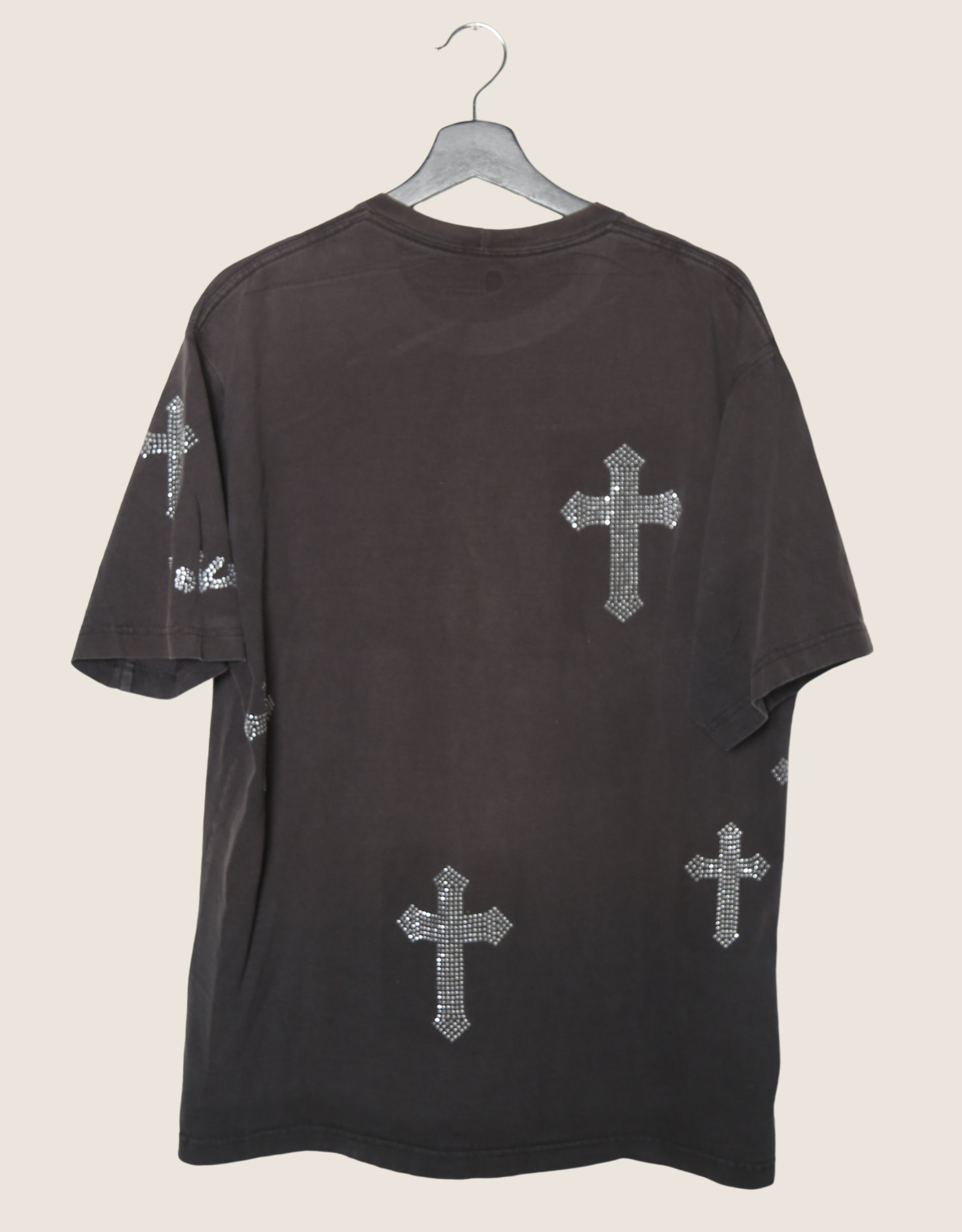 black carhartt studded cross oversized tee
