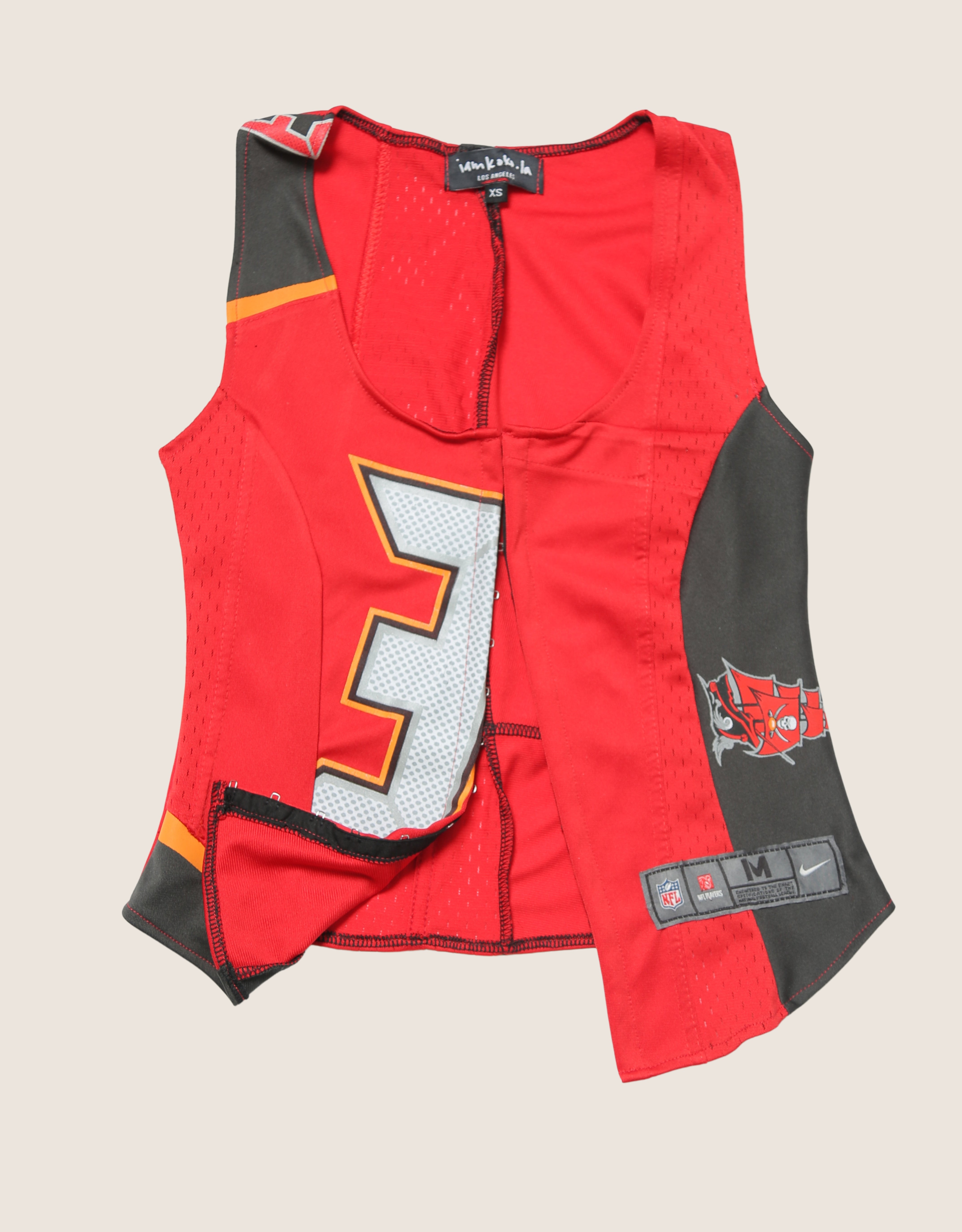 buccaneers hook and eye tank