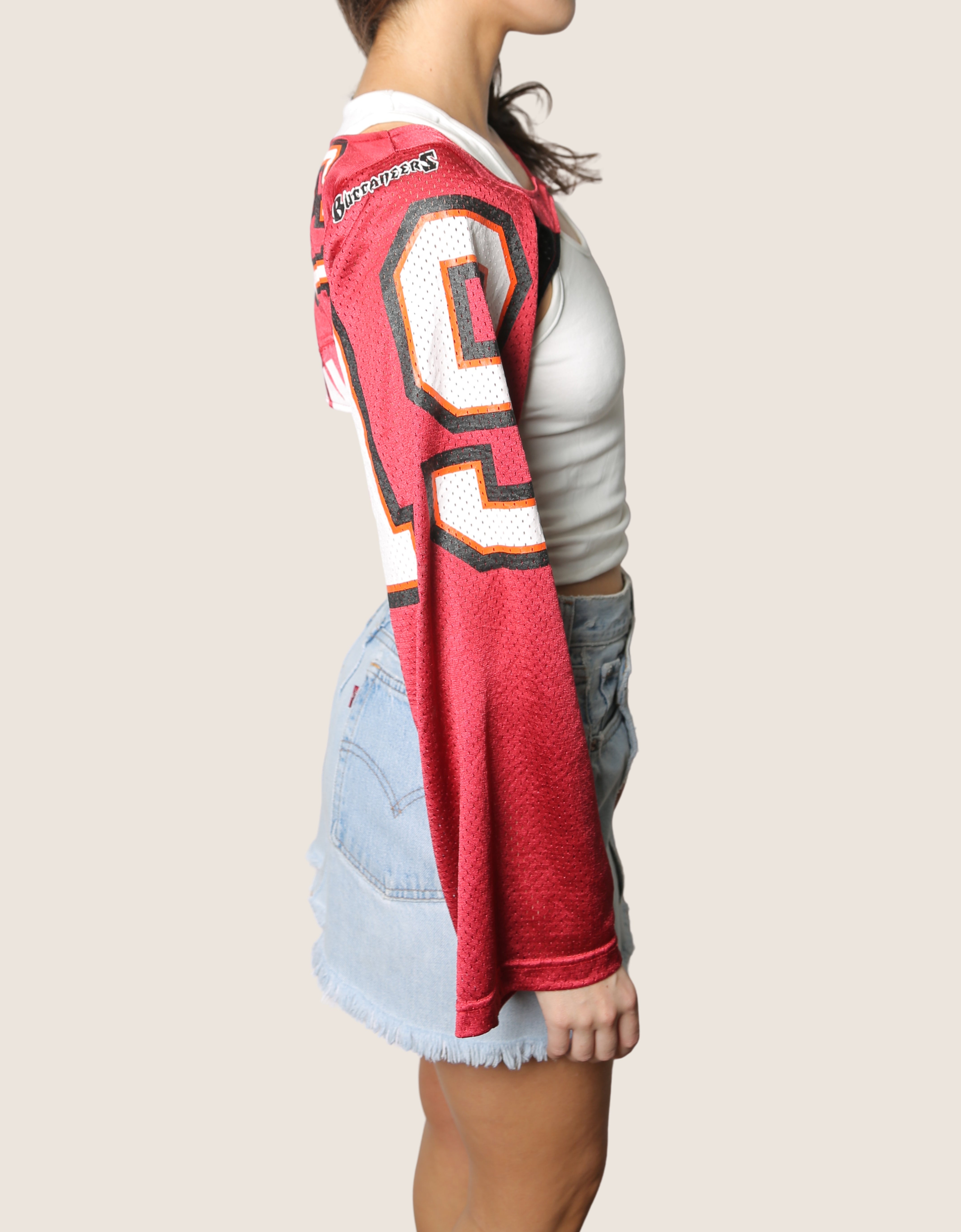 buccaneers reworked shrug (small)