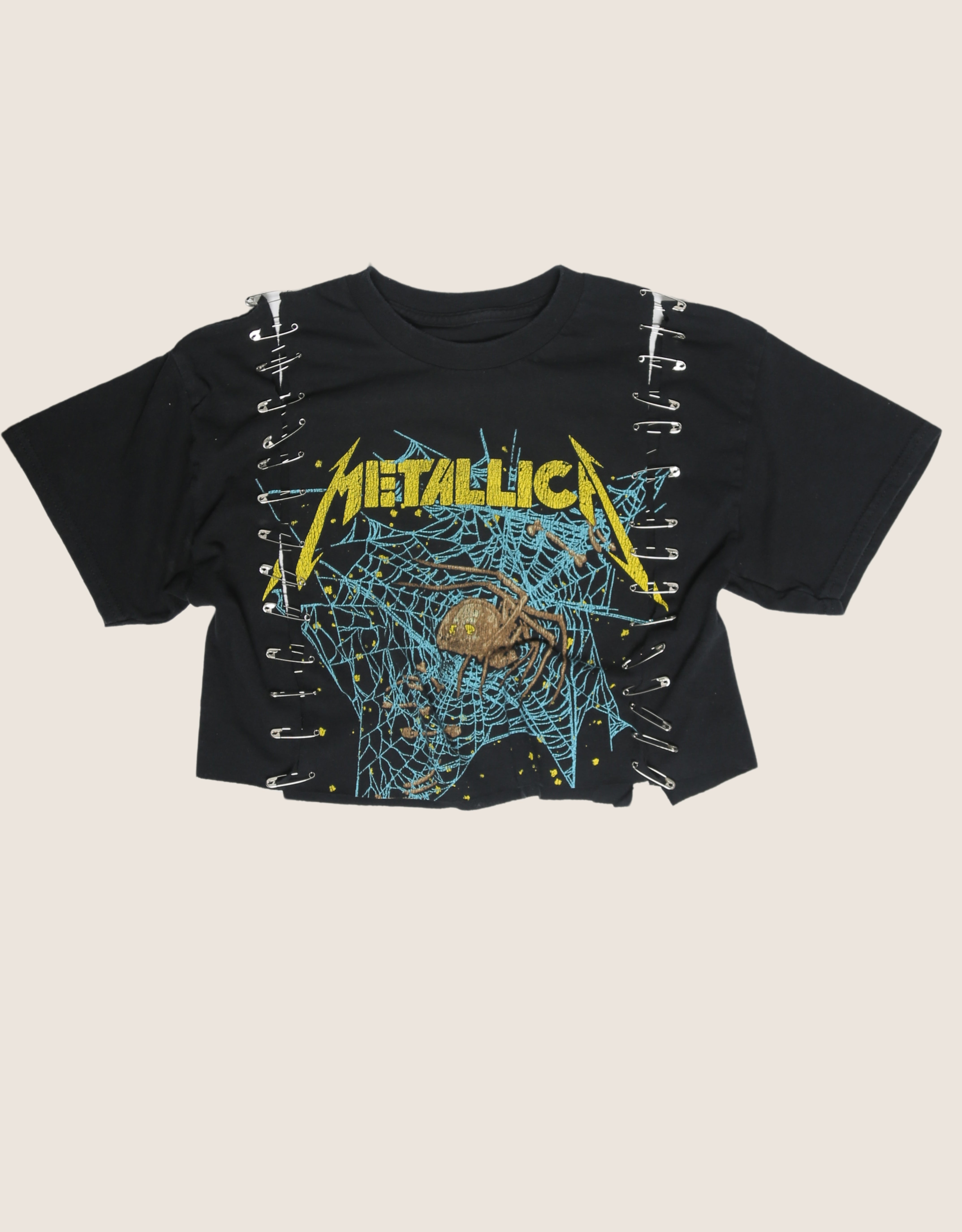 metallica cropped tee with safety pins